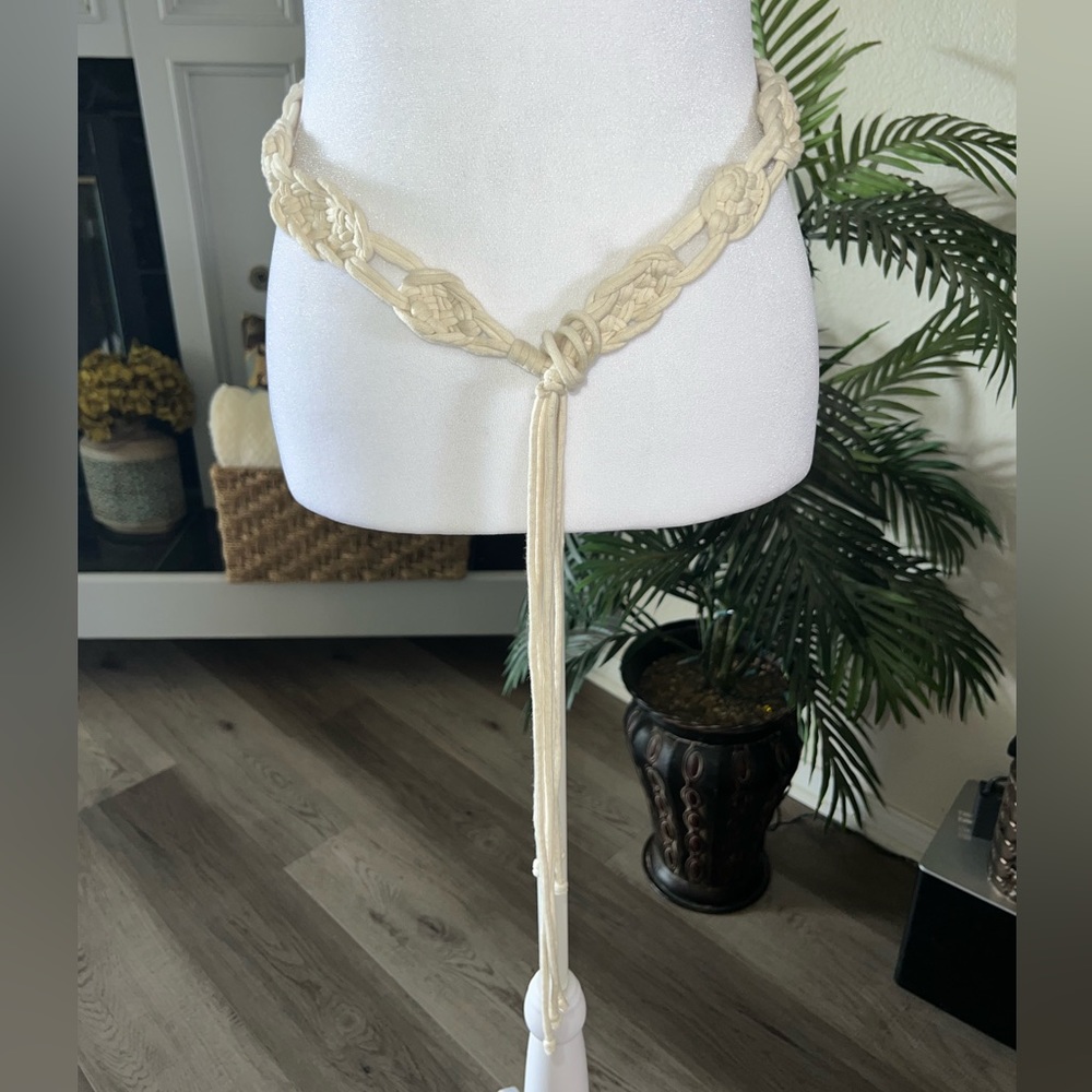 Beautiful Vintage Crochet Belt